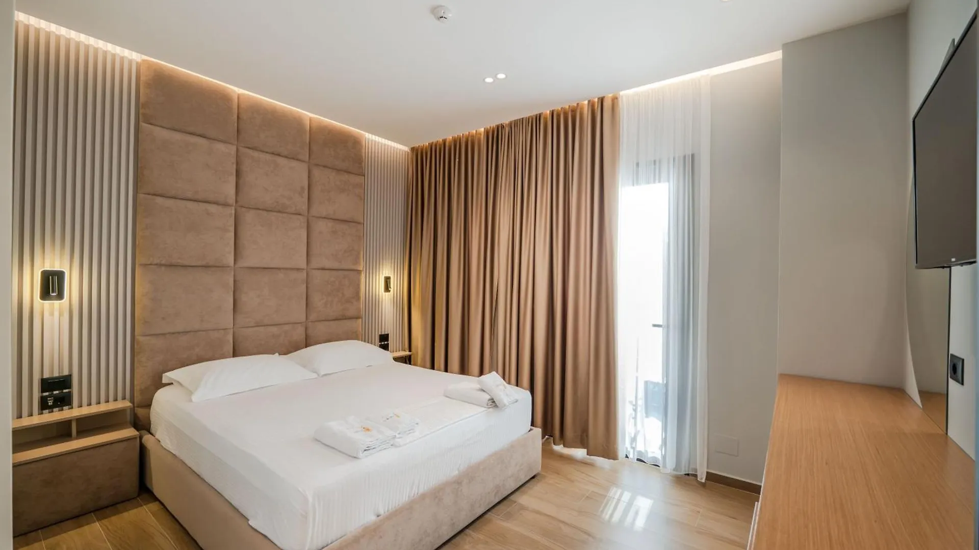 Absolute Hotel Ksamil 4*,  Albania